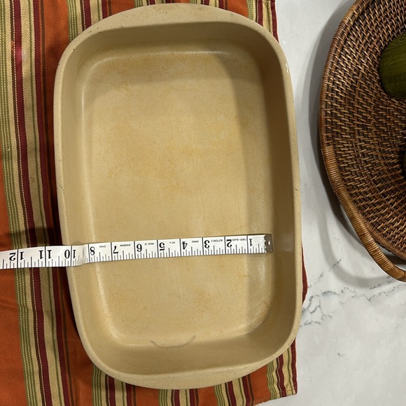 The Pampered Chef’s Stoneware Baking Pan - Picture 2 of 3